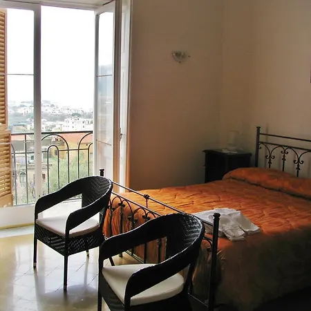 Lo Stradone Casa de hóspedes 3*