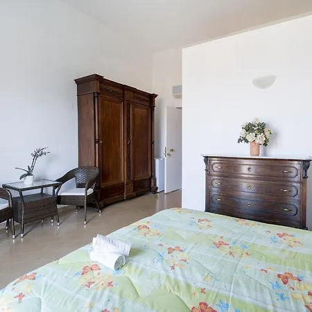 Pensjonat Lo Stradone 3*