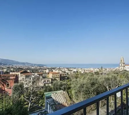 Lo Stradone Guest house Meta